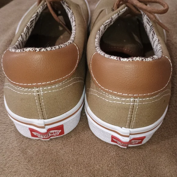 Nwot Vans Casual Canvas Men’s Sneakers in Khaki Sz 10 - Picture 2 of 7